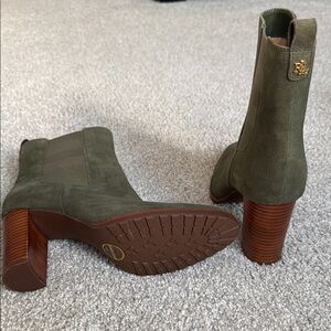 Ralph Lauren Women's Olive Green Boots - 9.5 - Like new